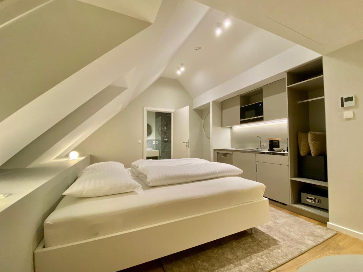 Small Apartment,1324965331:JPEG